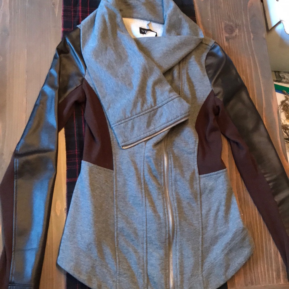 Fitted faux leather jacket